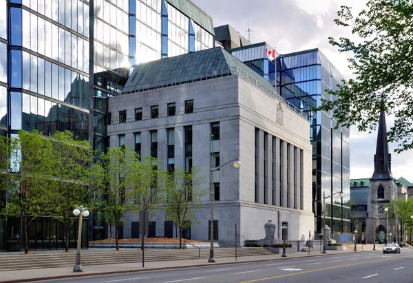 Bank of Canada holds interest rate, drops growth forecast for 2019